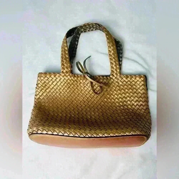 Large Woven Vegan Metallic Tote Bag With Tie Closure - Picture 2 of 6